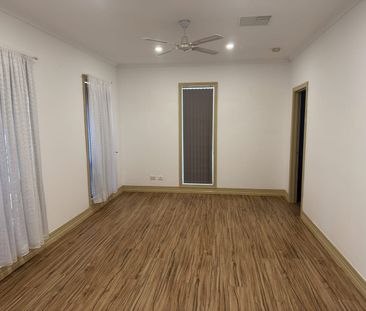 Neat 3 Bedroom 2 Bathroom Home With Solar Panels - Photo 4