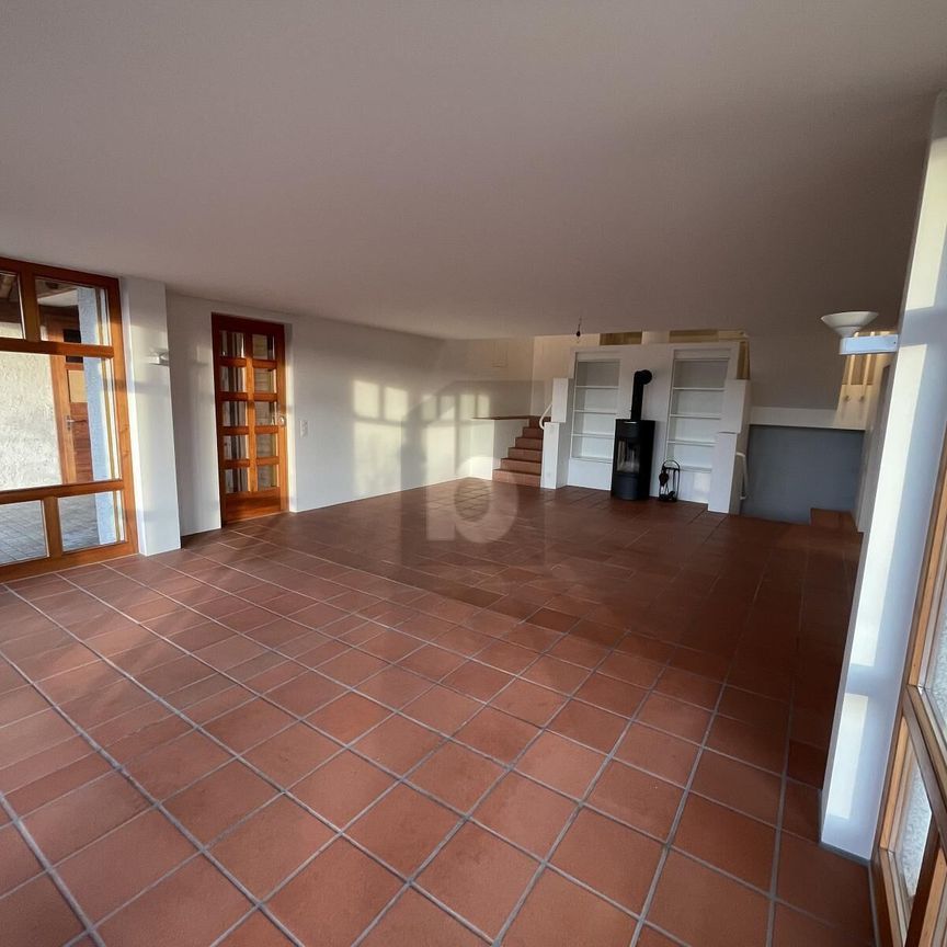 SUNNY LOCATION WITH WIDE VIEW - Foto 1