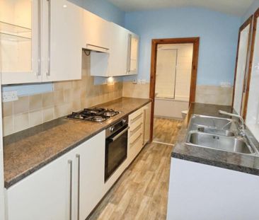2 bedroom terraced house to rent - Photo 2