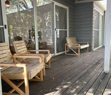 2 Bedroom Beachside cottage - Photo 2