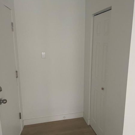 Appartement 3 1/2 rénové au centre-ville - Photo 3