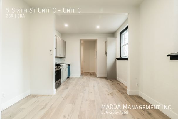 MODERN 2 BED/1 BATH LOCATED IN CHATHAM + HYDRO - Photo 1