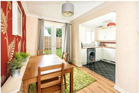 3 bedroom terraced house to rent - Photo 3