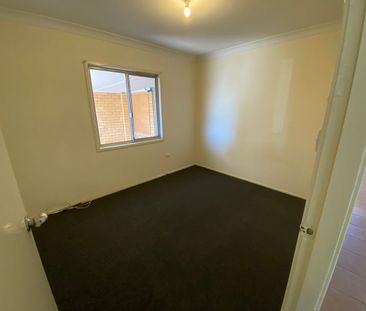 2 BEDROOM UNIT LOCATED OXLEY VALE - Photo 3