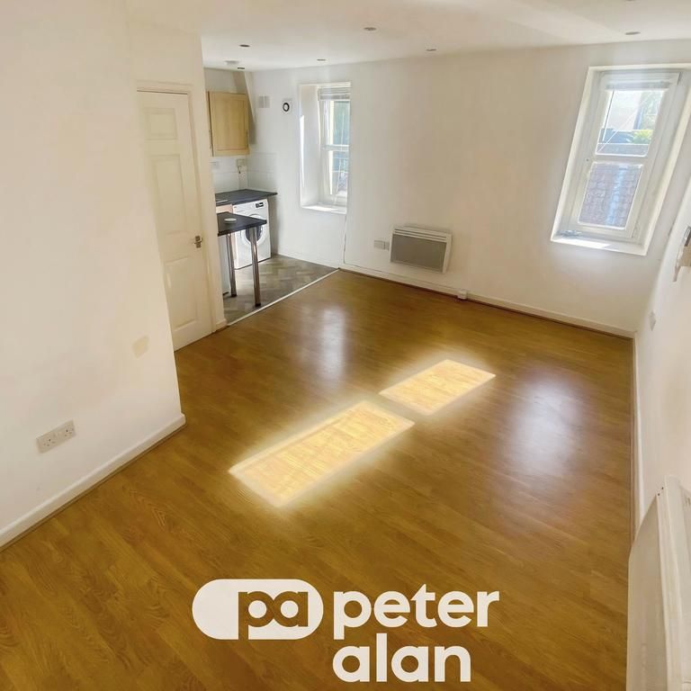 1 bedroom flat to rent - Photo 1