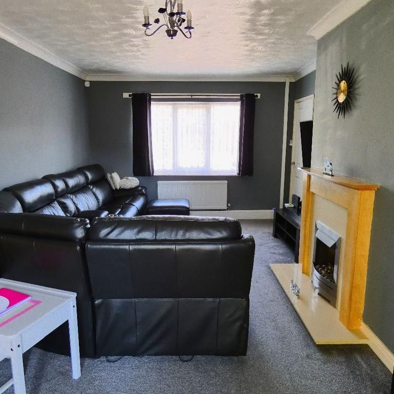 2 bedroom semi-detached house to rent - Photo 1