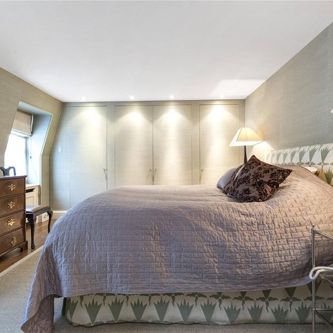 5 bedroom mews to rent - Photo 1
