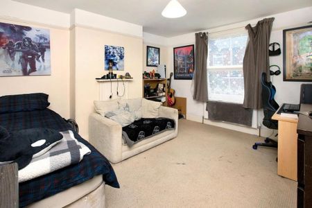 3 bedroom terraced house to rent - Photo 5