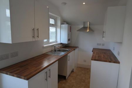 2 bedroom maisonette to rent - Photo 4