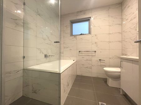 Townhouse-Effortless Lifestyle In A Great Location! - Photo 5