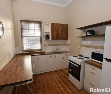 Fully Furnished & Central Apartment - Photo 6