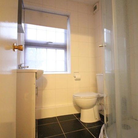 Dudley Road, Feltham - Photo 4