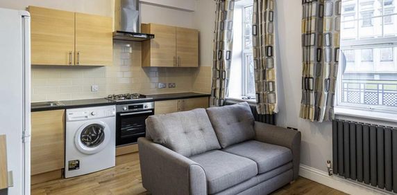 2 bedroom flat to rent - Photo 2