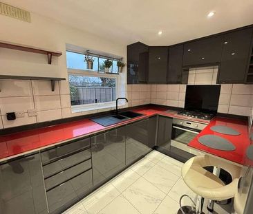 Staines Road, Feltham, TW14 - Photo 4