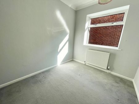 202 Stonelow Road, S18 - Photo 3