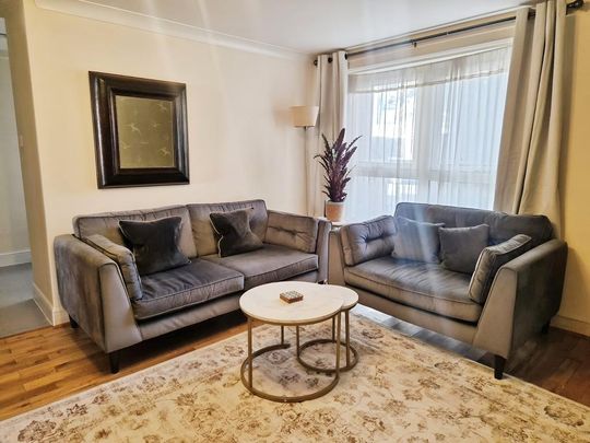 2 bedroom barn conversion to rent - Photo 1