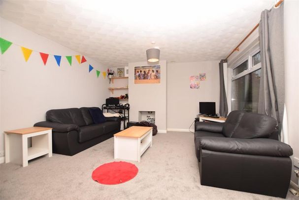 4 bedroom semi-detached house to rent - Photo 1