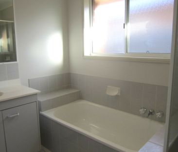 46 Kakadu Circuit, Zillmere QLD, Belconnen - Photo 3