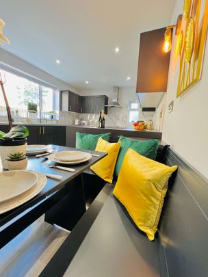 Stunning rooms in centrally located property close to hospital Bedroom 5 - Photo 1