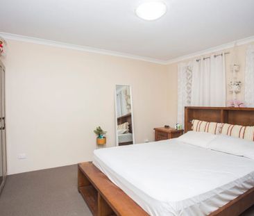 16 Kingaroy Drive, Baldivis WA 6171 - House For Rent - $615 | Domain - Photo 6