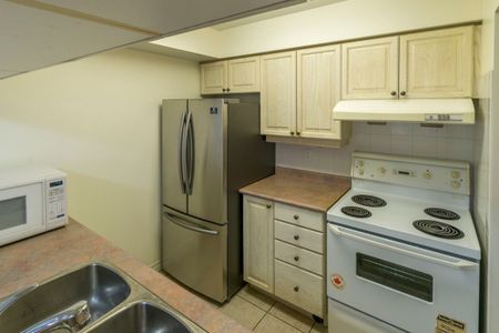 For Lease - 18 Sommerset Way Unit# 805, Toronto, Ontario - Photo 5