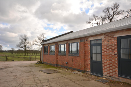 1 The Courtyard, Longford Hall Farm, Longford, Derbyshire, DE6 3DS - Photo 2