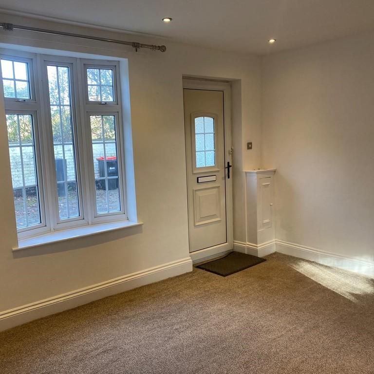 2 bedroom end of terrace house to rent - Photo 1