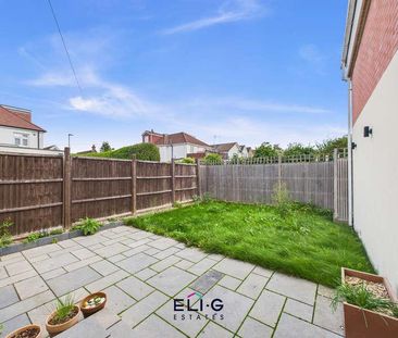 Albert Road, NW7 - Photo 3