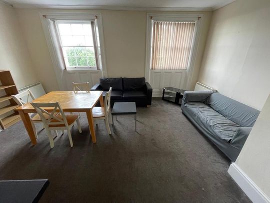 3 bedroom flat to rent - Photo 1