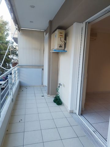 Ενοικίαση κατοικίας, 72 τ.μ., Κερατσίνι, 750 € - Photo 2
