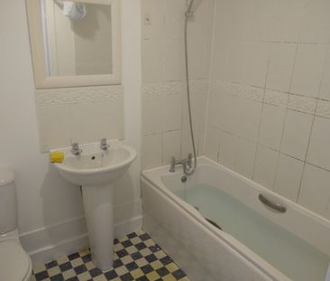 2 Bed Flat, Fitzhubert Road, S2 - Photo 4