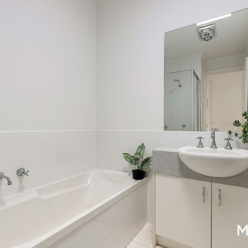 2/12 Mary Avenue, Heidelberg Heights - Photo 1