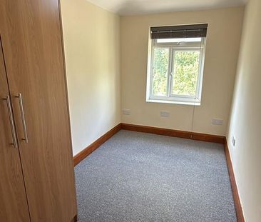 1 bedroom semi-detached house to rent - Photo 4