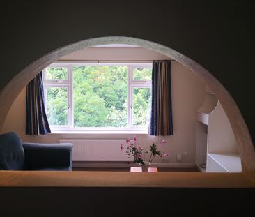 2 Bed Flat, Westwood Road, SO17 - Photo 1