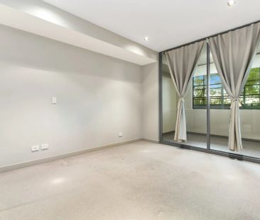 Contemporary One-Bedroom Living in a Prime Lindfield Location - Photo 1