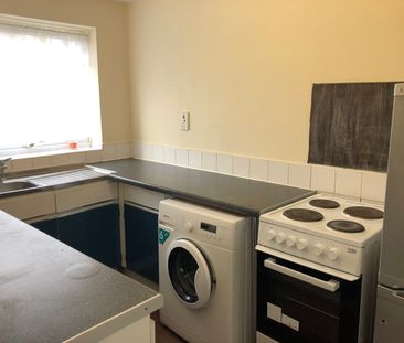 1 Bed Flat, Dellow Close, IG2 - Photo 5