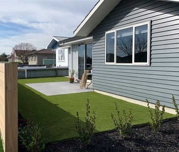 Sunny Modern Townhouse close to Richmond - Photo 1