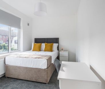 Ambleside Avenue, Southmead - Photo 2