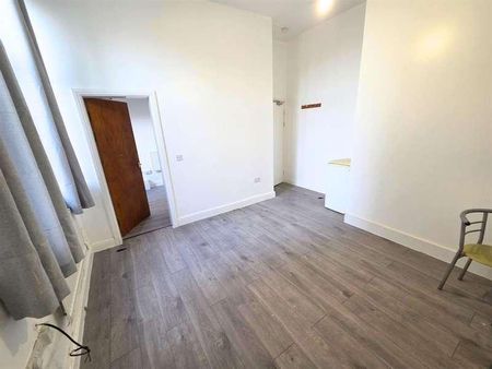 Church House Napier Street, South Bank, Middlesbrough, TS6 - Photo 4