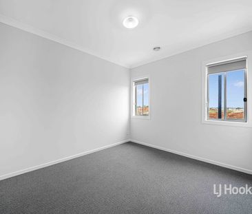 A Modern Haven in a Prime Weir Views Location! APPLICATIONS NOW OPEN - Photo 3