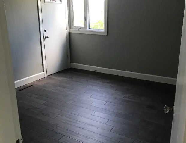 Beautifully newly renovated house in a great location — 3 Bedrooms House - Photo 1