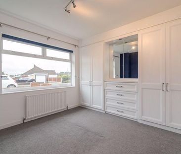 2 bedroom semi-detached bungalow to rent - Photo 3
