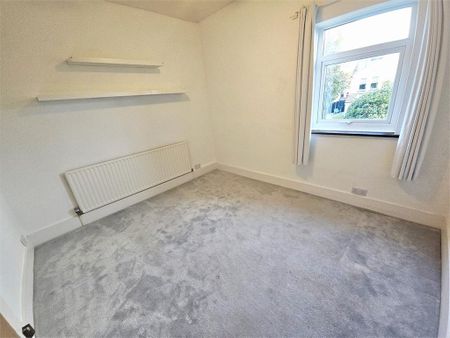 3 bedroom apartment to rent - Photo 4