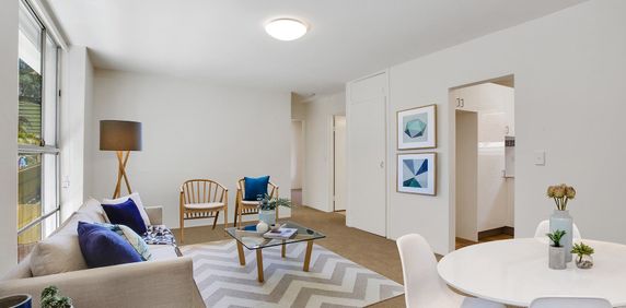 2 Bedroom apartment in fabulous location! - Photo 2