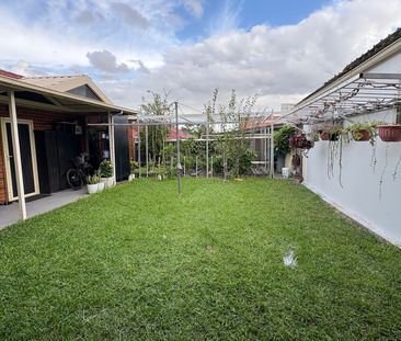 2 BEDROOM GRANNY FLAT - Photo 2