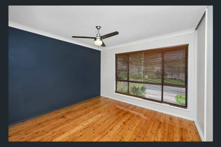 Modern Family Home in Peaceful Coastal Setting. - Photo 3