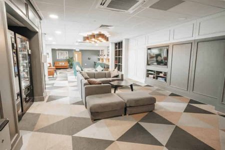 Gold En Suite - Photo 5