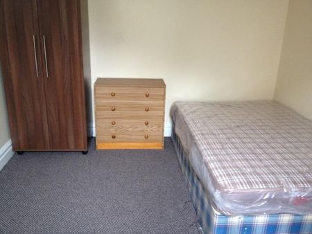 7 bedroom private hall to rent - Photo 5