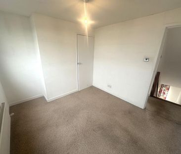 3 bedroom semi-detached bungalow to rent - Photo 1