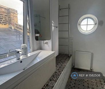 1 bedroom in a house share to rent - Photo 6